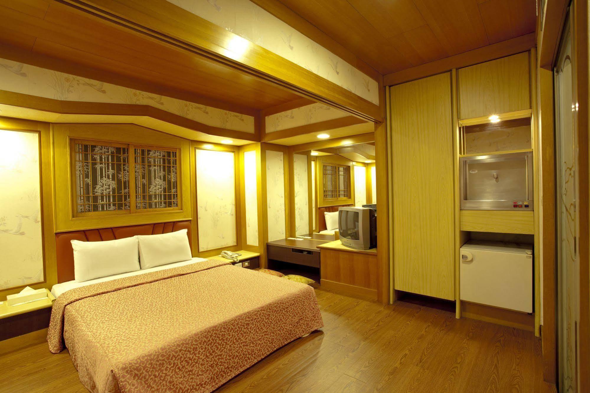 Hôtel Huahou à Kaohsiung Extérieur photo